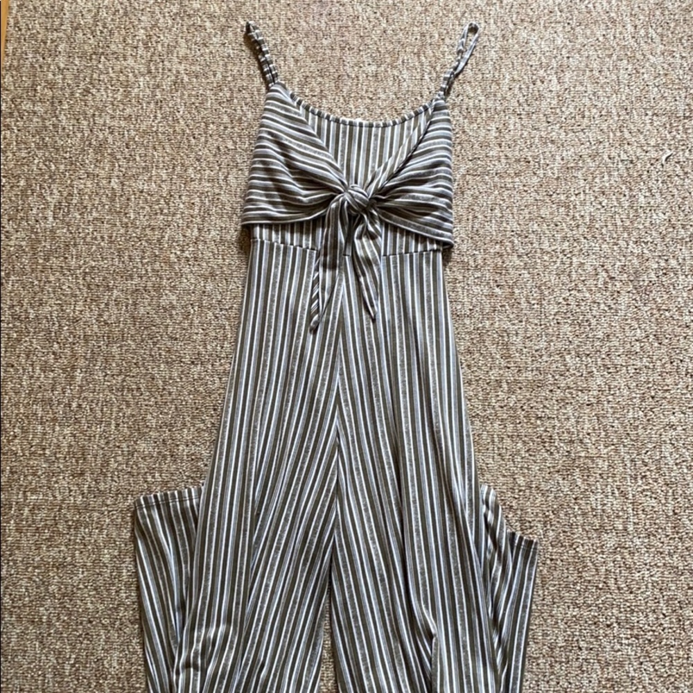 Vertical striped pantsuit!